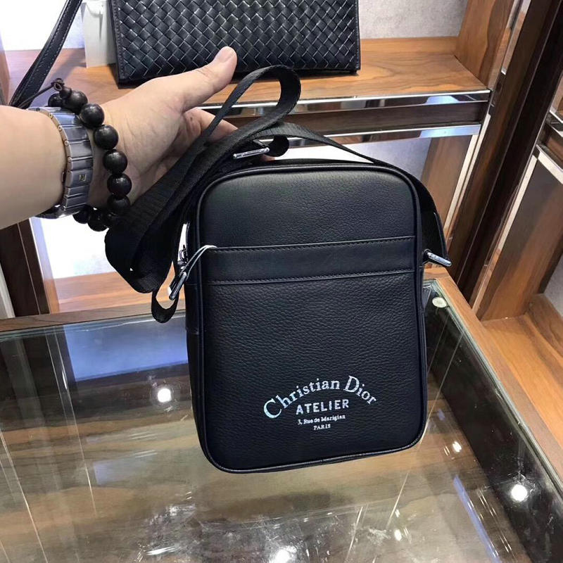 クリスチャンディオール CHRISTIAN DIOR GH-D3363X 2019年最新入荷 カメラバッグ ショルダーバッグ タバコ収納 携帯収納 メンズ レディース かばん