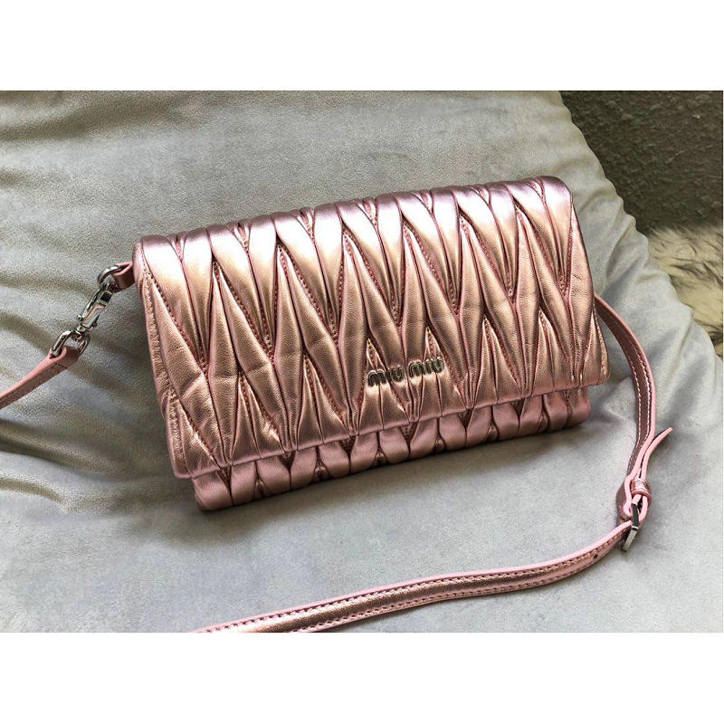 ミュウミュウ MIUMIU GH-MM5BH080 2019年最新入荷 斜め掛け ショルダーバッグ ラムスキン マテラッセ レザー