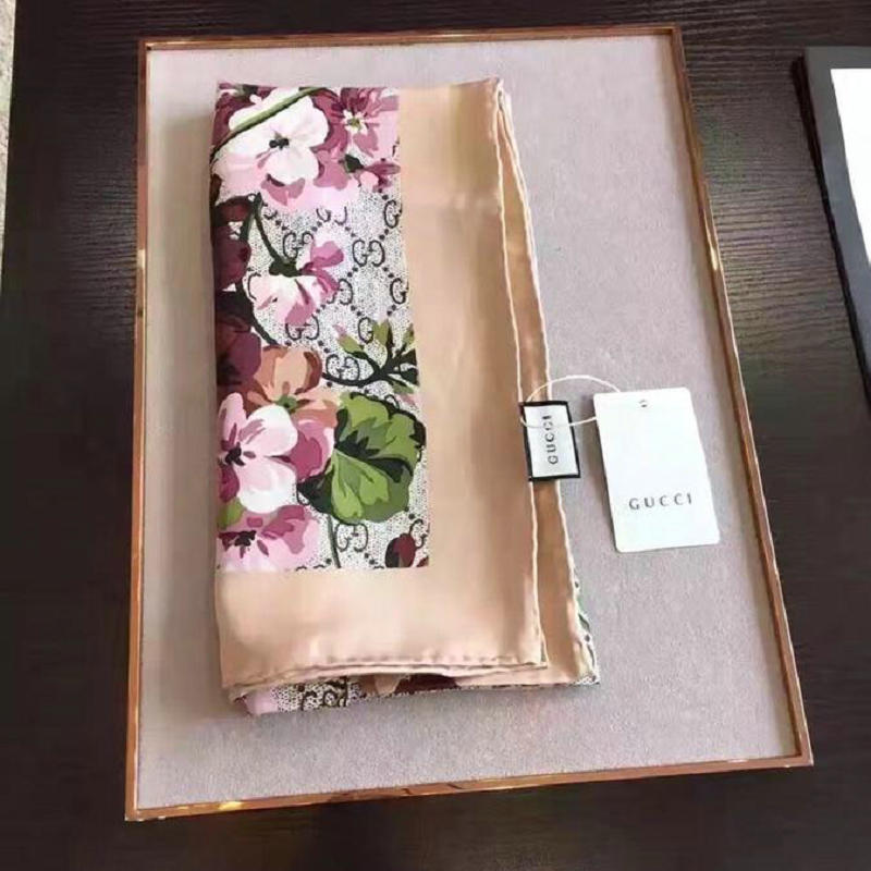 グッチ GUCCI AN-WJGG19010　2019年春夏最新入荷 マフラー スカーフ ショール ネッカチーフ シルク レディース