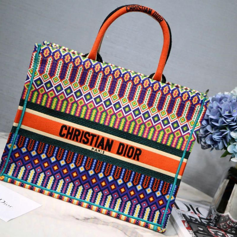 クリスチャンディオール CHRISTIAN DIOR 182-CD0859C 2019年最新入荷 Book Tote ブック トートバッグ ハンドバッグ 刺繍入り