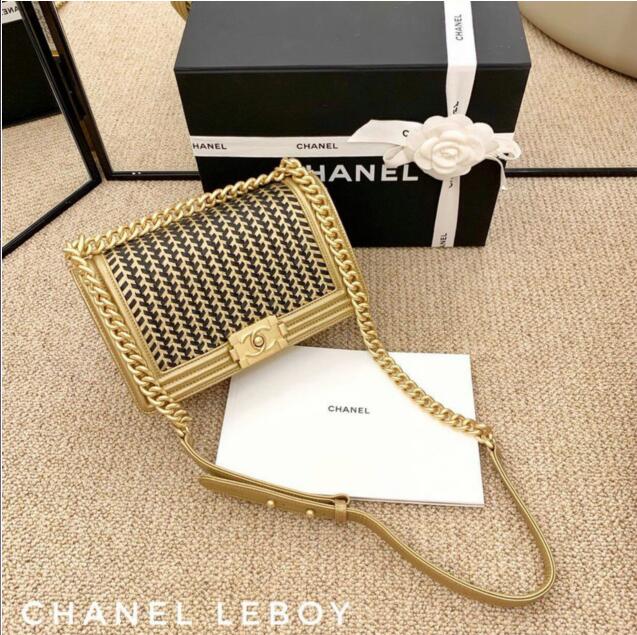 商品名称：シャネル CHANEL  063-CH67086JK 2019年最新入荷 Leyboy 斜め掛け ショルダーバッグ レディース フラップバッグ メタリック ラムスキン