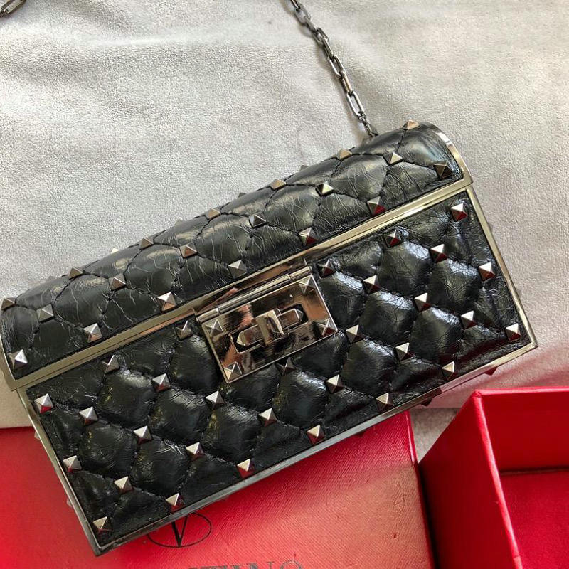 ヴァレンティノ Valentino 2019年最新入荷 ロックスタッズ 斜めがけ ショルダーバッグ イブリングバッグ 3way 手持ち鞄