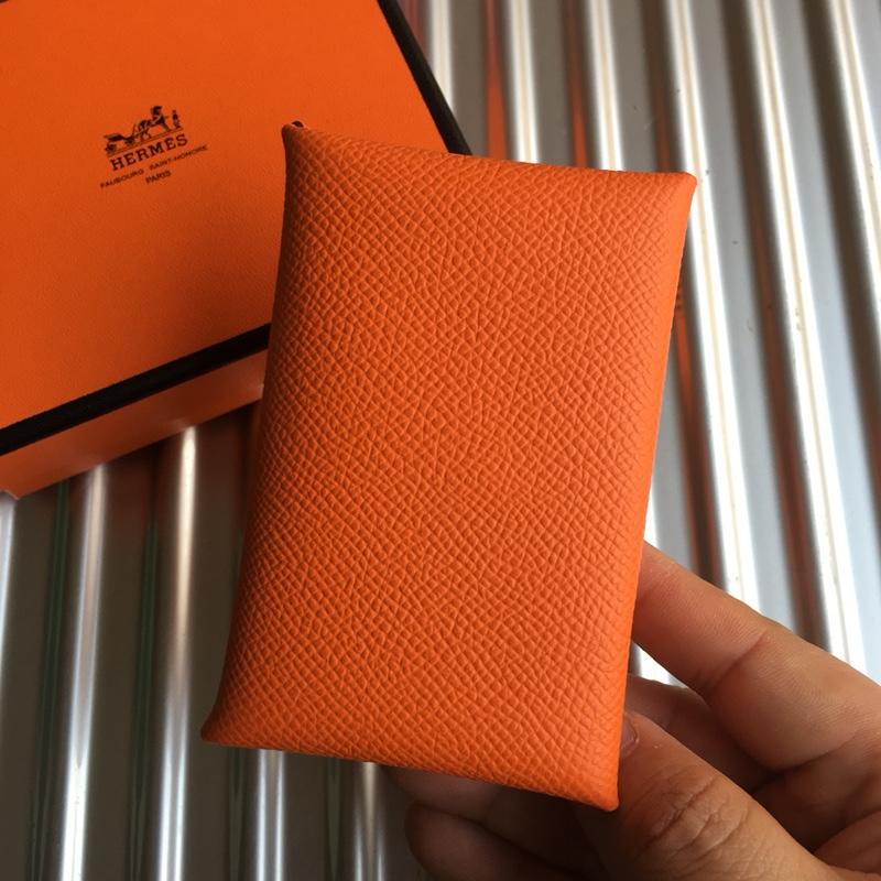 エルメス HERMES 063-HE0441CS 2019年最新入荷 カルヴィ カードケース 名刺入れ カードホルダー 二つ折り コンパクト 小銭入れ ヴォーエプソン