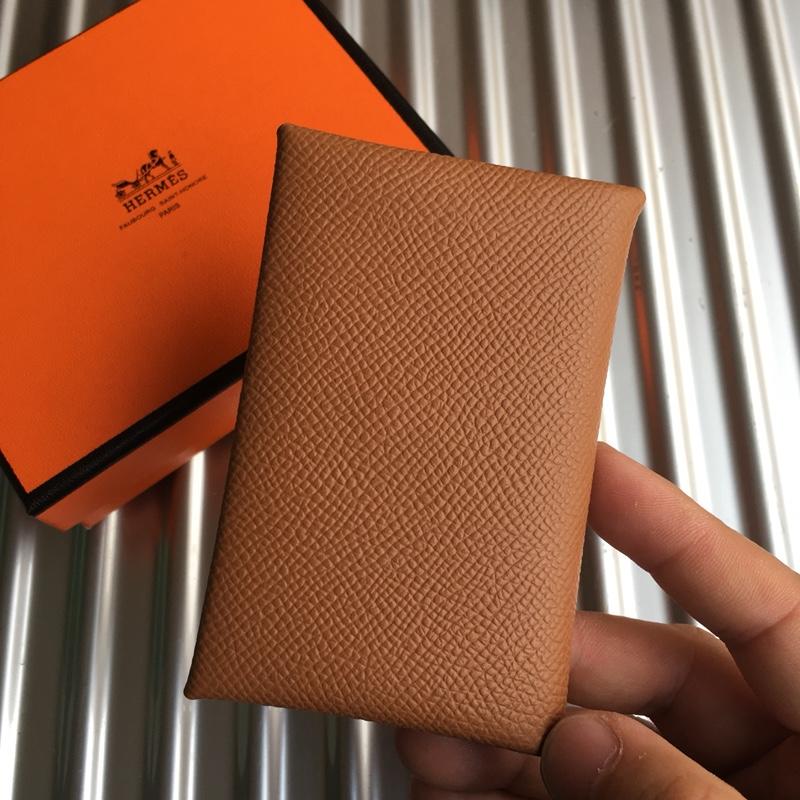 エルメス HERMES 063-HE0441QF 2019年最新入荷 カルヴィ カードケース 名刺入れ カードホルダー 二つ折り コンパクト 小銭入れ ヴォーエプソン