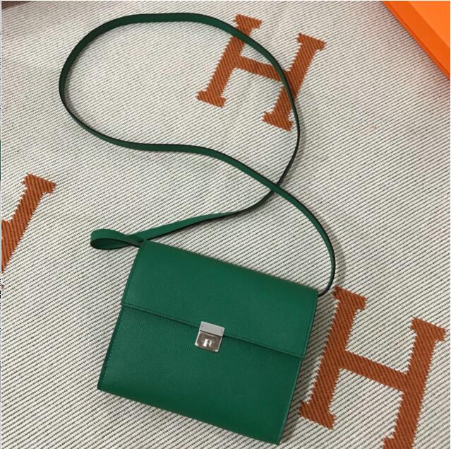エルメス HERMES 2019年最新入荷 クリック  063-HE0735GL 16 財布 手持ち鞄 チェーンウォレット クラッチバッグ 斜めがけ ショルダーバッグ