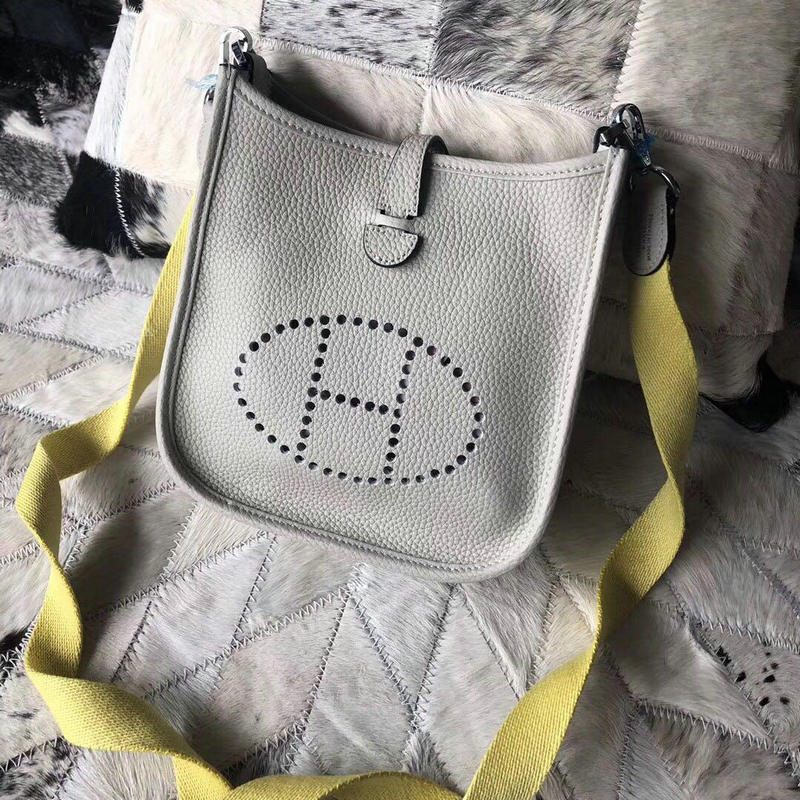 エルメス HERMES 063-HE8167RBY 2019年最新入荷 エヴリン 16cm 斜めがけ ショルダーバッグ ミニバッグ レディースかばん トリヨンクレマンス