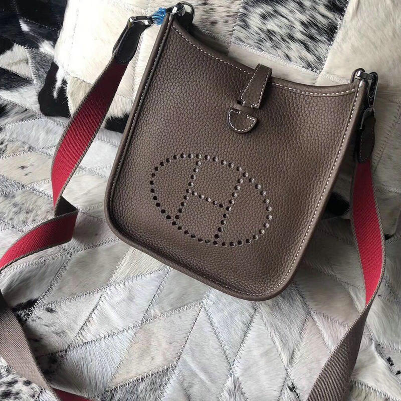 エルメス HERMES 063-HE8167RKR 2019年最新入荷 エヴリン 16cm 斜めがけ ショルダーバッグ ミニバッグ レディースかばん トリヨンクレマンス
