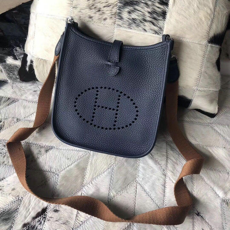 エルメス HERMES  063-HE8167RLK 2019年最新入荷 エヴリン 16cm 斜めがけ ショルダーバッグ ミニバッグ レディースかばん トリヨンクレマンス