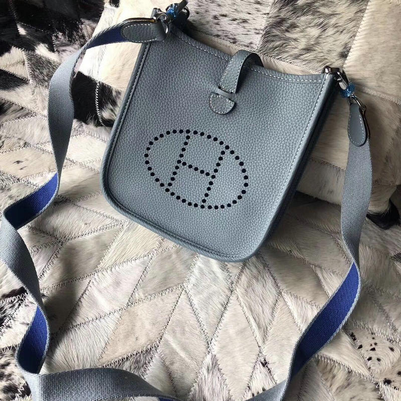 エルメス HERMES 063-HE8167RLL 2019年最新入荷 エヴリン 16cm 斜めがけ ショルダーバッグ ミニバッグ レディースかばん トリヨンクレマンス
