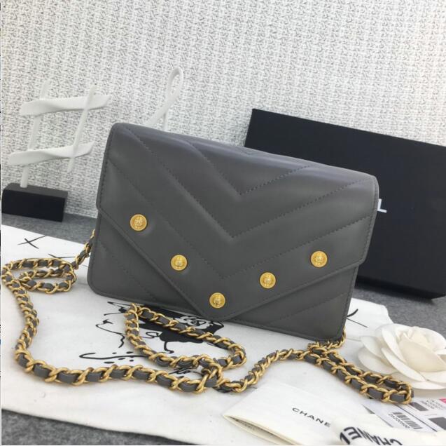 シャネル CHANEL  063-CH70323 2019年最新作 チェーンウォレット 斜めがけ ショルダーバッグ フラップバッグ レディースかばん