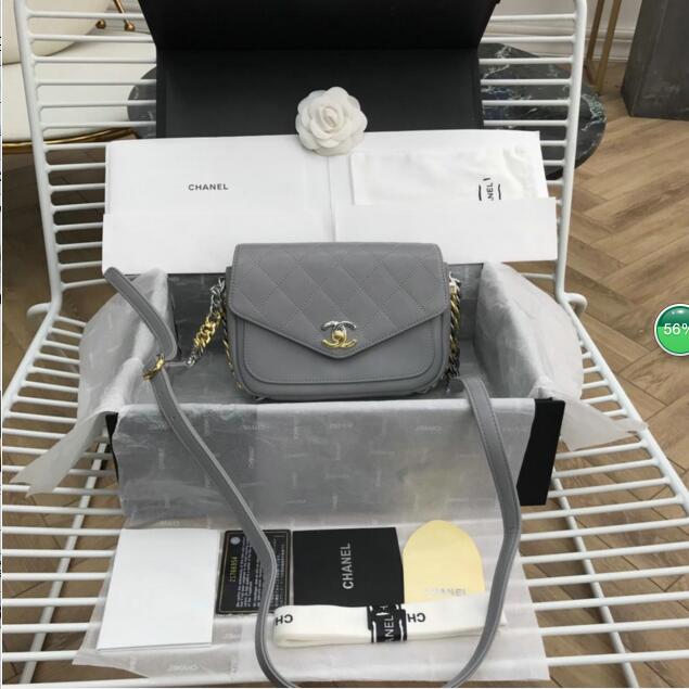 シャネル CHANEL 063-CH0412HS 2019年最新作 フラップバッグ 斜め掛け ショルダーバッグ レディースかばん カーフスキン