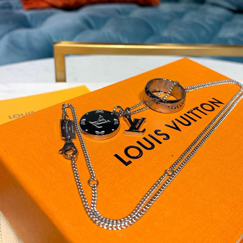 ルイヴィトン  057-M62485 LOUISVUITTON 2019年最新入荷 リング ネックレス モノグラム ロング ネックレス シルバー