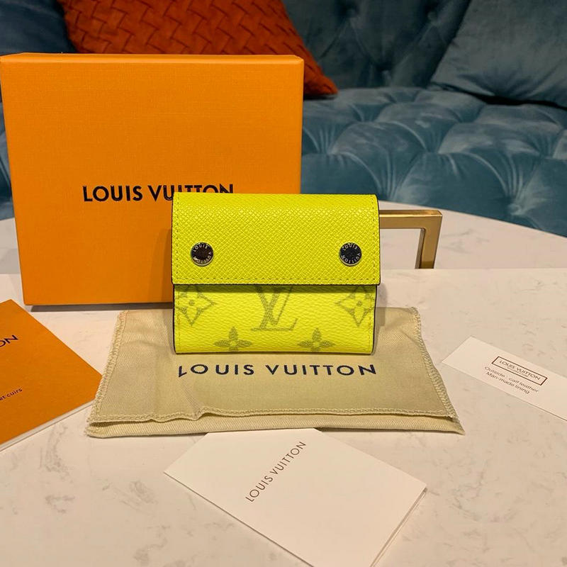 商品名称：ルイヴィトン LOUISVUITTON  057-M67629 2019年最新入荷 ディスカバリー コンパクト ウォレット 三つ折り短財布 タイガレザー 札入れ