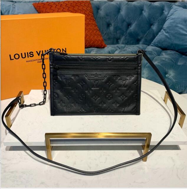 商品名称：ルイヴィトン LOUISVUITTON  057-M44635 2019年最新入荷 フラット メッセンジャーバッグ 斜め掛け ショルダーバッグ モノグラム シャドウ