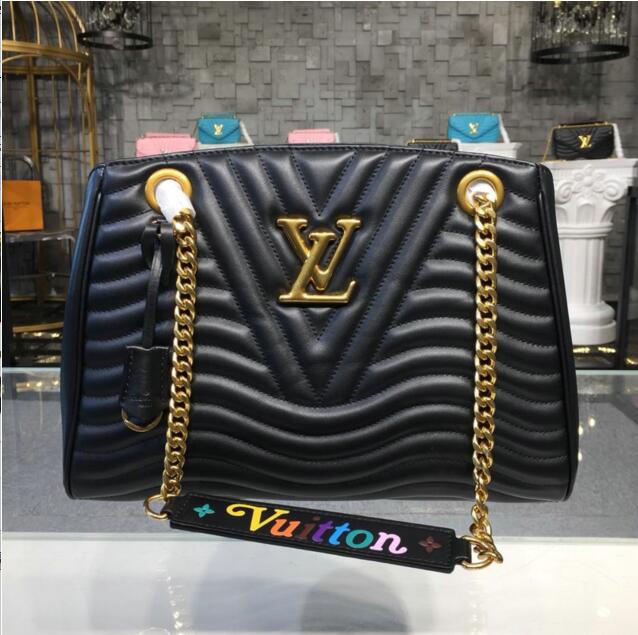 商品名称：ルイヴィトン LOUISVUITTON  057-M51496 2019年最新入荷 ニューウェーブ チェーントートバッグ ショルダーバッグ スムースカーフレザー