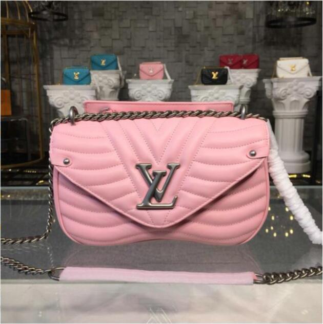 商品名称：ルイヴィトン LOUISVUITTON  057-M51944 2019年最新入荷 ニューウェーブ チェーンバッグ MM ショルダーバッグ スムースカーフレザー