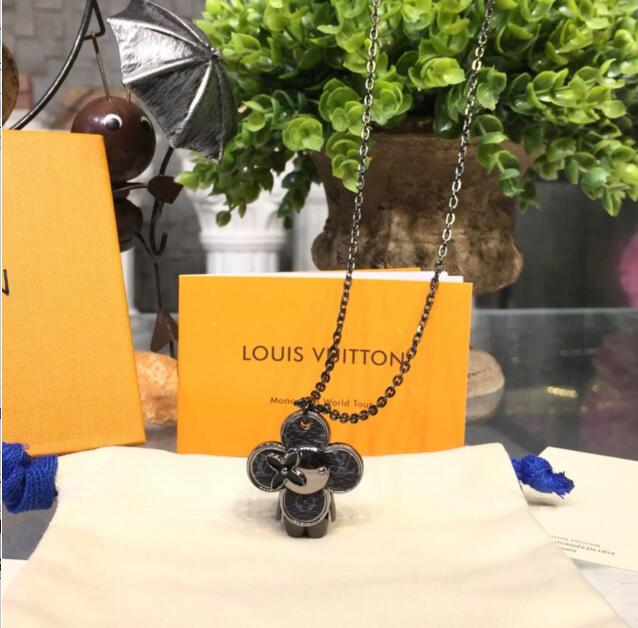 ルイヴィトン LOUISVUITTON  057-M62681 2019年最新入荷 ヴィヴィアン ネックレス モノグラムエクリプス エナメル