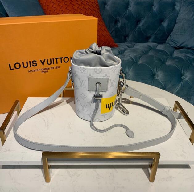 ルイヴィトン LOUISVUITTON  057-M44631 2019年最新入荷 チョーク ナノバッグ 斜め掛け ショルダーバッグ レディースかばん ホワイトモノグラムキャンパス