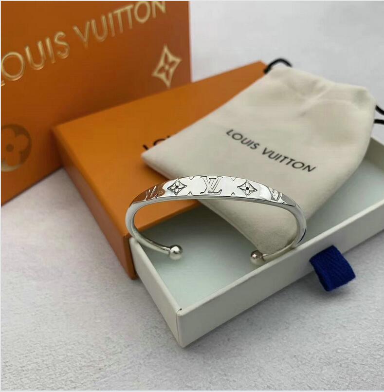 商品名称：ルイヴィトン LOUISVUITTON 2019年最新作 オープンブレスレット バングル アクセサリー シンプル ギフト プレゼント