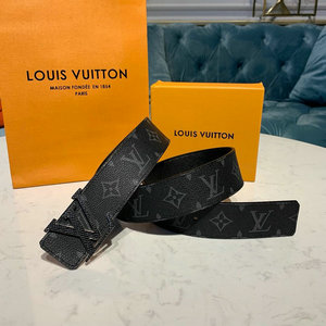商品名称：ルイヴィトン LOUISVUITTON  057-M0157T 2019年最新入荷 サンチュール LVイニシャル 40MM リバーシブル 幅4cm ベルト
