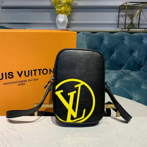 商品名称：ルイヴィトン LOUISVUITTON 057-M55120  2019年最新入荷 ダヌーヴ 斜め掛け ショルダーバッグ エピレザー 黒 ノワール