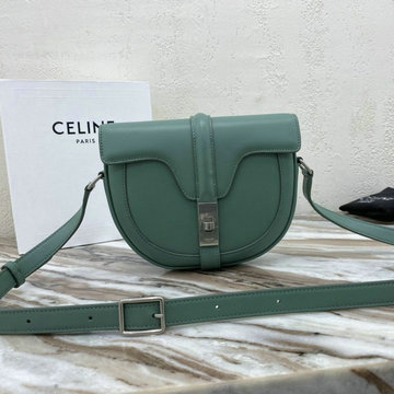 商品名称：CELINE セリーヌ DDB-CE188013PHL 2020年最新入荷 ブザス 16 セーズ サテンド 斜め掛け ショルダーバッグ レディースかばん カーフスキン