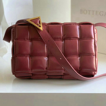 ボッテガヴェネタ BOTTEGAVENETA aj-BOV70026JH 2020年最新入荷 パデッド カセット 斜め掛け ショルダーバッグ カーフレザー