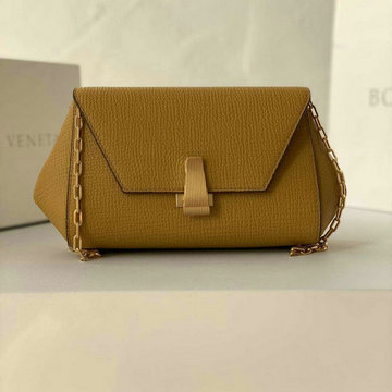 ボッテガヴェネタ BOTTEGAVENETA 2020年最新入荷 ミニ スモール BV アングル 斜め掛け ショルダーバッグ チェーンバッグ レディースかばん カーフレザー