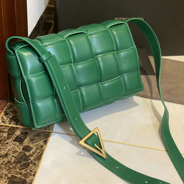 ボッテガヴェネタ BOTTEGAVENETA aj-BOV70094GL 2020年最新入荷 パデッド カセット 斜め掛け ショルダーバッグ ラムスキン