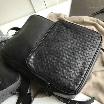 ボッテガヴェネタ BOTTEGAVENETA aj-BOV493805 2020年最新入荷 イントレチャート バックパック メンズ リュック リュックサック ディパックバッグ カーフレザー