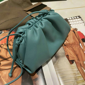 商品名称：ボッテガヴェネタ BOTTEGAVENETA aj-BOV576227aL 2020年最新入荷 ミニ ザ ポーチ 斜め掛け ショルダーバッグ レディースかばん カーフレザー