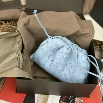 ボッテガヴェネタ BOTTEGAVENETA aj-BOV576227bTL  2020年最新入荷 ミニ ザ ポーチ 斜め掛け ショルダーバッグ レディースかばん カーフレザー