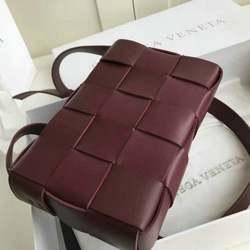 ボッテガヴェネタ BOTTEGAVENETA aj-BOV578004JH 2020年最新入荷 パデッド カセット 斜め掛け ショルダーバッグ ラムスキン