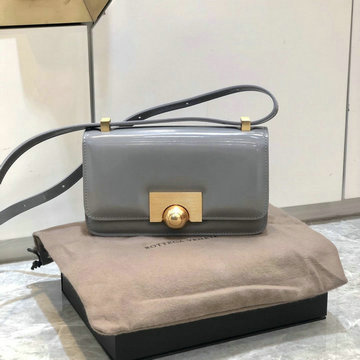ボッテガヴェネタ BOTTEGAVENETA aj-BOV578009XH 2020年最新入荷 BV クラシック 斜め掛け ショルダーバッグ カーフレザー
