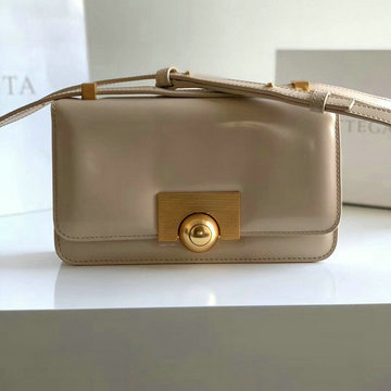 ボッテガヴェネタ BOTTEGAVENETA aj-BOV578009XM  2020年最新入荷 BV クラシック 斜め掛け ショルダーバッグ カーフレザー