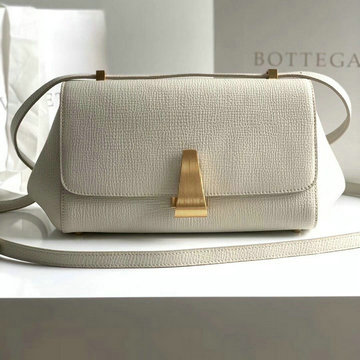 ボッテガヴェネタ BOTTEGAVENETA aj-BOV592139HB 2020年最新入荷 スモール BV アングル 斜め掛け ショルダーバッグ カーフレザー