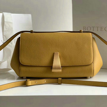 ボッテガヴェネタ BOTTEGAVENETA aj-BOV592139QK 2020年最新入荷 スモール BV アングル 斜め掛け ショルダーバッグ カーフレザー