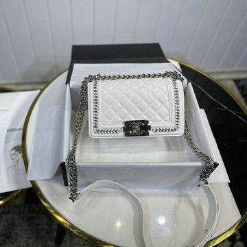 商品名称：シャネル CHANEL CC-CH67085GLB 2020年最新入荷 BOY スモール ハンドバッグ 斜め掛け ショルダーバッグ フラップバッグ レディースかばん パテントレザー