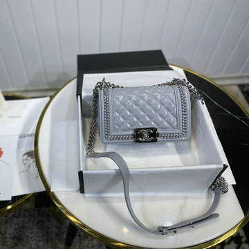 シャネル CHANEL CC-CH67085GLH 2020年最新入荷 BOY スモール ハンドバッグ 斜め掛け ショルダーバッグ フラップバッグ レディースかばん パテントレザー