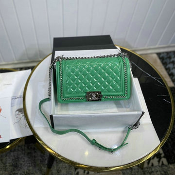 シャネル CHANEL CC-CH67086GLG2020年最新入荷 BOY スモール ハンドバッグ 斜め掛け ショルダーバッグ フラップバッグ レディースかばん パテントレザー