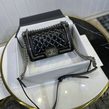 シャネル CHANEL CC-CH67085GLK 2020年最新入荷 BOY スモール ハンドバッグ 斜め掛け ショルダーバッグ フラップバッグ レディースかばん パテントレザー