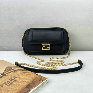 フェンディ FENDI 168-FD70213K  2020年最新入荷 斜め掛け ショルダーバッグ レディースかばん レザー