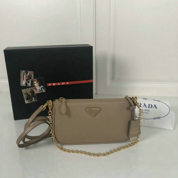 プラダ PRADA YUN-PD1BH171H 2020最新入荷 チェーンウォレット 斜め掛け ショルダーバッグ スモールバッグ カーフレザー