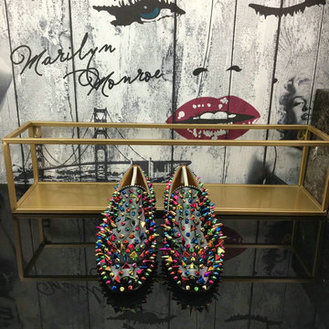 クリスチャンルブタン CHRISTIAN LOUBOUTIN 26-CLJ20020 2020年秋冬最新入荷 スニーカー ローファー リベット付き カジュアルシューズ メンズシューズ