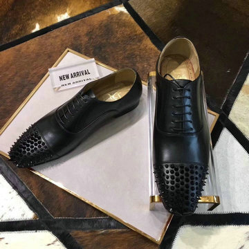 クリスチャンルブタン CHRISTIAN LOUBOUTIN 26-CLJ20022  2020年秋冬最新入荷 スニーカー ローファー リベット付き カジュアルシューズ メンズシューズ