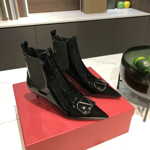 ヴァレンティノ Valentino 26-VTJ20060　2020年秋冬最新入荷 アンクルブーツ ローヒールシューズ ピンヒール レディースシューズ 靴 カーフレザー