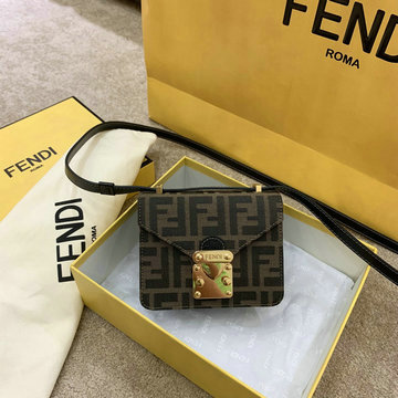 フェンディ FENDI BXN-FD5081 2020年最新入荷 斜め掛け ショルダーバッグ スクエアバッグ レザー