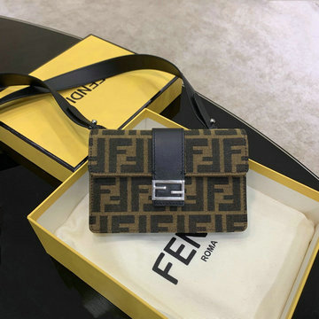 フェンディ FENDI BXN-FD56809  2020年最新入荷 斜め掛け ショルダーバッグ バゲットバッグ クラッチバッグ 男女兼用