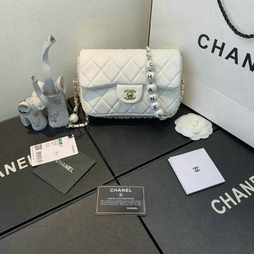 シャネル CHANELCC-CH1885  2020年最新入荷 スモール フラップバッグ 斜め掛け ショルダーバッグ レディースかばん ラムスキン