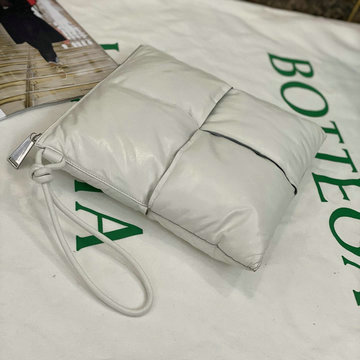 ボッテガヴェネタ BOTTEGAVENETA  aj-BOV630349LBS 2020年最新入荷 手持ちかばん クラッチバッグ ポーチ レディースかばん イントレチャートレザー